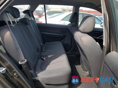 Zdjęcie 10 z 12 samochodu: 2010 KIA RONDO LX VIN:KNAHG8A80A7302105 - miniatura
