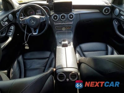 Zdjęcie 8 z 11 samochodu: 2016 MERCEDES-BENZ C 300 4MATIC VIN:55SWF4KB3GU161323 - miniatura