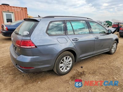 Trzecie zdjęcie samochodu z tyłu: 2018 VOLKSWAGEN GOLF SPORTWAGEN S VIN:3VWD17AU7JM756462 - miniatura