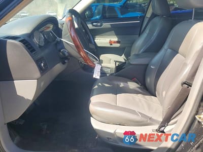 Zdjęcie 7 z 11 samochodu: 2005 CHRYSLER 300 TOURING VIN:2C3JA53G55H636489 - miniatura