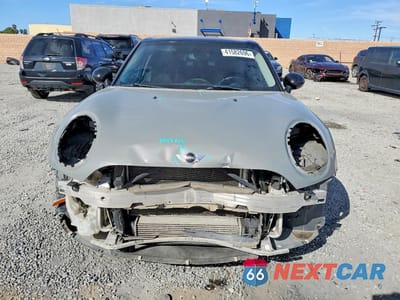 Piąte zdjęcie samochodu w środku: 2018 MINI COOPER CLUBMAN VIN:WMWLN5C54J2E34544 - miniatura