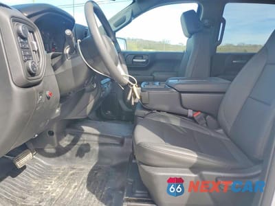 Zdjęcie 7 z 11 samochodu: 2025 CHEVROLET SILVERADO K1500 VIN:1GCPKAEK8SZ207324 - miniatura