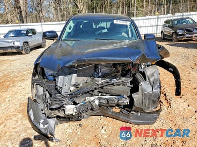 Piąte zdjęcie samochodu w środku: 2018 TOYOTA TACOMA SR5 V6 VIN:3TMCZ5AN0JM180802 - miniatura