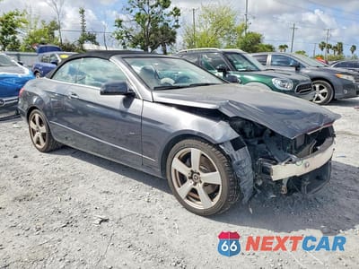 Czwarte zdjęcie samochodu z boku: 2013 MERCEDES-BENZ E 350 VIN:WDDKK5KF9DF183487 - miniatura