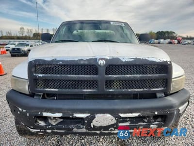 Piąte zdjęcie samochodu w środku: 2001 DODGE RAM 1500 VIN:3B7HF13YX1M552953 - miniatura
