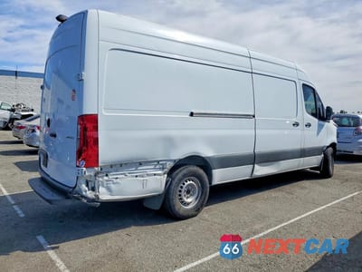 Trzecie zdjęcie samochodu z tyłu: 2019 MERCEDES BENZ SPRINTER 2500/3500 DELIVERY VAN VIN:WD3PF1CD3KP060215 - miniatura