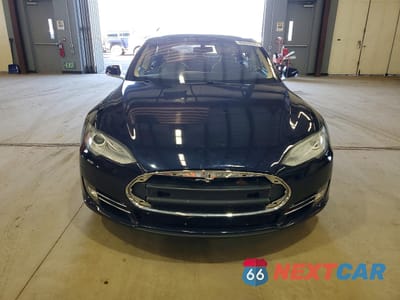 Piąte zdjęcie samochodu w środku: 2013 TESLA MODEL S VIN:5YJSA1CN6DFP07288 - miniatura