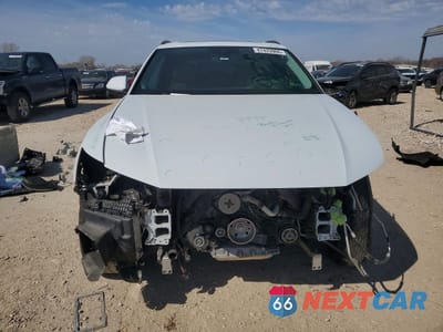 Piąte zdjęcie samochodu w środku: 2023 AUDI Q8 PRESTIGE S-LINE VIN:WA1FVBF1XPD018705 - miniatura