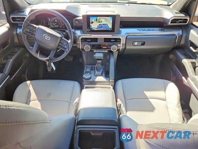 Zdjęcie 8 z 12 samochodu: 2025 TOYOTA TACOMA SR5 VIN:3TMLB5JN9SM194624 - miniatura