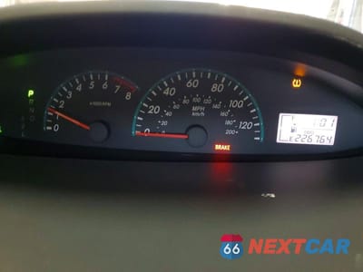 Zdjęcie 9 z 11 samochodu: 2010 TOYOTA YARIS BASE VIN:JTDBT4K3XA1373556 - miniatura