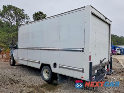 Drugie zdjęcie samochodu z przodu: 2023 FORD E350 BOX TRUCK VIN:1FDWE3FN2PDD03442 - miniatura