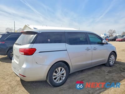 Trzecie zdjęcie samochodu z tyłu: 2018 KIA SEDONA L VIN:KNDMA5C13J6388789 - miniatura