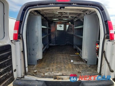 Zdjęcie 10 z 12 samochodu: 2021 CHEVROLET EXPRESS 2500 CARGO UTILITY / SERVICE VAN VIN:1GCWGAFP2M1174684 - miniatura