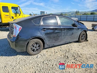Trzecie zdjęcie samochodu z tyłu: 2013 TOYOTA PRIUS TWO VIN:JTDKN3DU1D0343480 - miniatura