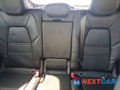 Zdjęcie 10 z 14 samochodu: 2024 PORSCHE CAYENNE COUPE VIN:WP1BA2AY2RDA50506 - miniatura