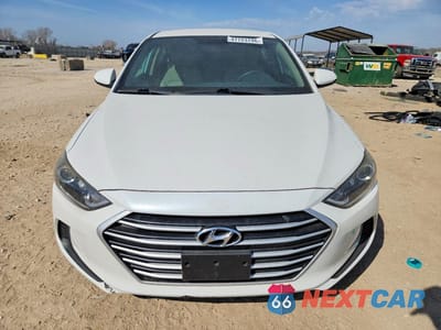 Piąte zdjęcie samochodu w środku: 2017 HYUNDAI ELANTRA SE VIN:5NPD84LF4HH023989 - miniatura
