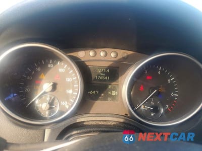 Zdjęcie 9 z 13 samochodu: 2009 MERCEDES-BENZ ML 350 VIN:4JGBB86E59A499904 - miniatura