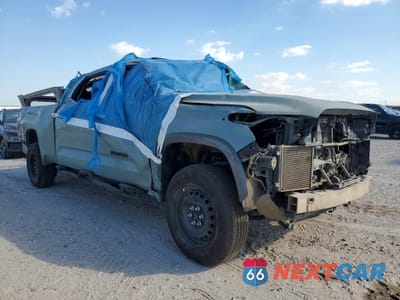 Czwarte zdjęcie samochodu z boku: 2024 TOYOTA TUNDRA LIMITED HV VIN:5TFJC5EC2RX004440 - miniatura