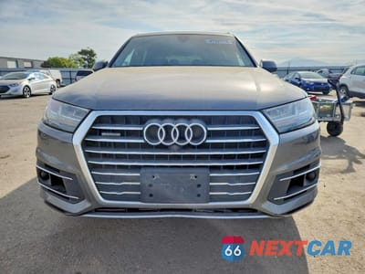 Piąte zdjęcie samochodu w środku: 2017 AUDI Q7 PREMIUM PLUS VIN:WA1LAAF72HD016719 - miniatura