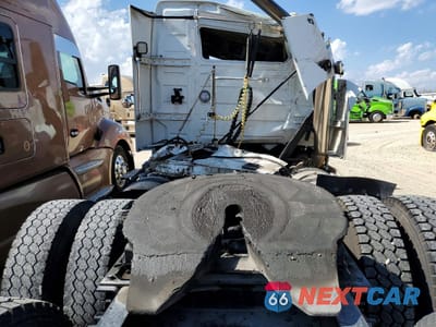 Zdjęcie 6 z 10 samochodu: 2023 VOLVO VNR SEMI TRUCK VIN:4V4WC9EH5PN607212 - miniatura