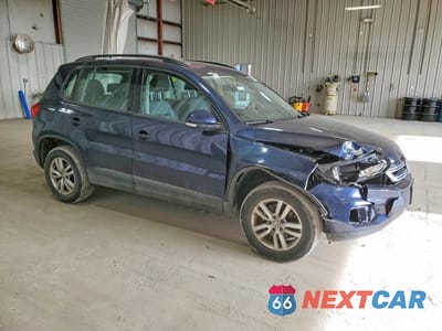 Czwarte zdjęcie samochodu z boku: 2016 VOLKSWAGEN TIGUAN S VIN:WVGBV7AX6GW584891 - miniatura