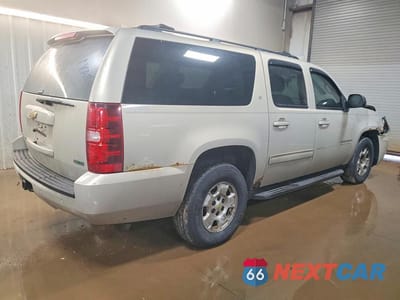 Trzecie zdjęcie samochodu z tyłu: 2010 CHEVROLET SUBURBAN K1500 LT VIN:1GNUKJE34AR187977 - miniatura