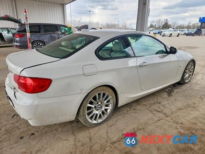 Trzecie zdjęcie samochodu z tyłu: 2012 BMW 328 I VIN:WBAKE3C50CE769654 - miniatura