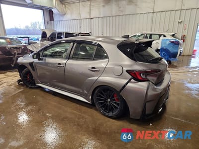 Drugie zdjęcie samochodu z przodu: 2025 TOYOTA GR COROLLA PREMIUM PLUS VIN:JTNABAAE4SA017472 - miniatura