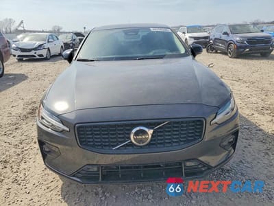 Piąte zdjęcie samochodu w środku: 2024 VOLVO S60 PLUS VIN:7JRL12TL8RG298525 - miniatura