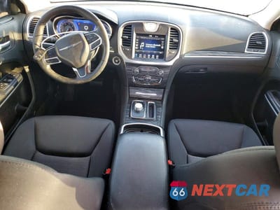 Zdjęcie 8 z 12 samochodu: 2020 CHRYSLER 300 TOURING VIN:2C3CCAAG6LH128205 - miniatura