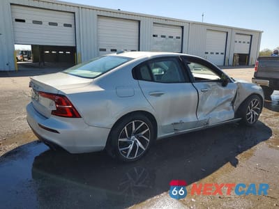 Trzecie zdjęcie samochodu z tyłu: 2020 VOLVO S60 T5 MOMENTUM VIN:7JR102FK7LG072433 - miniatura