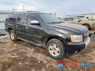Czwarte zdjęcie samochodu z boku: 2008 CHEVROLET SUBURBAN K1500 LS VIN:3GNFK16378G199722 - miniatura