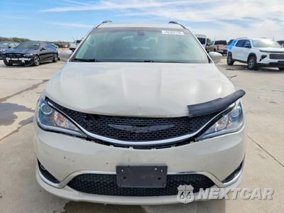 Piąte zdjęcie samochodu w środku: 2017 CHRYSLER PACIFICA TOURING L VIN:2C4RC1BG1HR588281 - miniatura