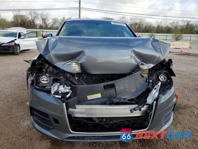 Piąte zdjęcie samochodu w środku: 2017 AUDI Q3 PREMIUM VIN:WA1ECCFS9HR007716 - miniatura