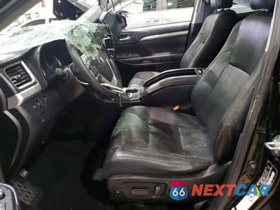 Zdjęcie 7 z 12 samochodu: 2019 TOYOTA HIGHLANDER XLE VIN:5TDKZRFH8KS306752 - miniatura