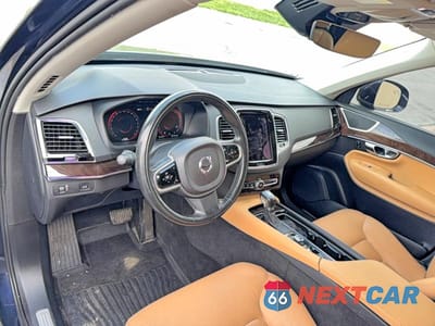 Zdjęcie 9 z 10 samochodu: 2016 VOLVO XC90 T6 VIN:YV4A22PK2G1090674 - miniatura