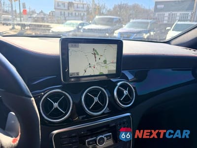 Zdjęcie 9 z 11 samochodu: 2014 MERCEDES-BENZ CLA 45 AMG VIN:WDDSJ5CB3EN087991 - miniatura