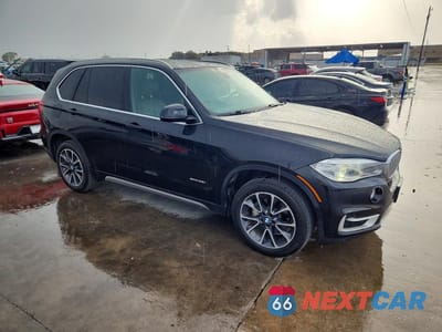 Czwarte zdjęcie samochodu z boku: 2018 BMW X5 SDRIVE35I VIN:5UXKR2C51J0Z15537 - miniatura