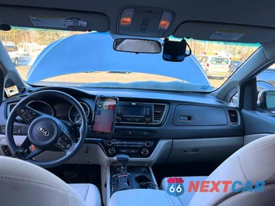 Zdjęcie 9 z 10 samochodu: 2017 KIA SEDONA L VIN:KNDMA5C14H6259678 - miniatura