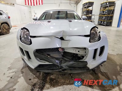 Piąte zdjęcie samochodu w środku: 2016 JAGUAR F-TYPE S VIN:SAJWA6FU9G8K29813 - miniatura