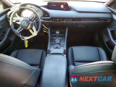 Zdjęcie 8 z 11 samochodu: 2023 MAZDA 3 SELECT VIN:JM1BPAKMXP1616562 - miniatura