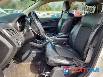 Zdjęcie 7 z 14 samochodu: 2020 DODGE JOURNEY CROSSROAD VIN:3C4PDCGB7LT269972 - miniatura