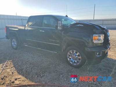 Czwarte zdjęcie samochodu z boku: 2019 GMC SIERRA K2500 DENALI VIN:1GT12SEG7KF258984 - miniatura