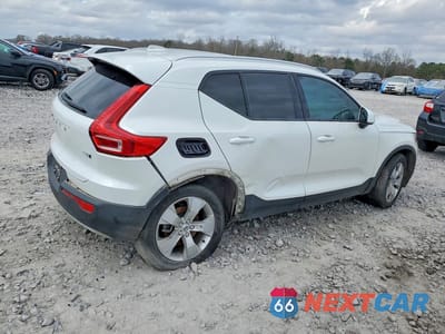 Trzecie zdjęcie samochodu z tyłu: 2022 VOLVO XC40 T5 MOMENTUM VIN:YV4162UK1N2764152 - miniatura