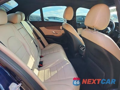 Zdjęcie 10 z 12 samochodu: 2019 MERCEDES-BENZ C 300 4MATIC VIN:55SWF8EB0KU283164 - miniatura