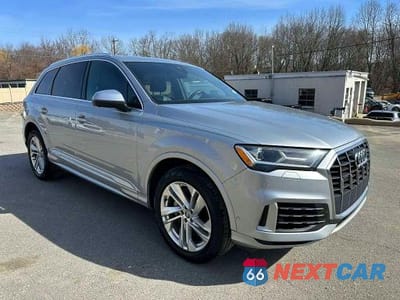 Czwarte zdjęcie samochodu z boku: 2021 AUDI Q7 PREMIUM PLUS VIN:WA1LXAF75MD010227 - miniatura