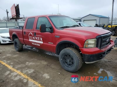 Czwarte zdjęcie samochodu z boku: 2004 FORD F250 SUPER DUTY VIN:1FTNW21P24EB10567 - miniatura