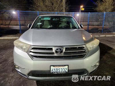 Piąte zdjęcie samochodu w środku: 2011 TOYOTA HIGHLANDER BASE VIN:5TDZK3EH1BS048527 - miniatura