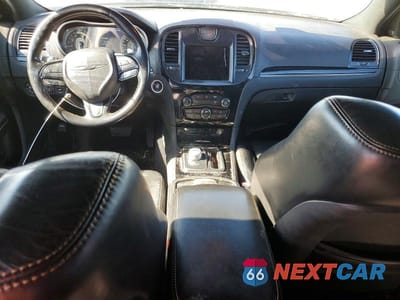 Zdjęcie 8 z 12 samochodu: 2019 CHRYSLER 300 S VIN:2C3CCABG1KH624641 - miniatura