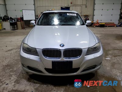 Piąte zdjęcie samochodu w środku: 2011 BMW 335 XI VIN:WBAPL5C53BA742557 - miniatura